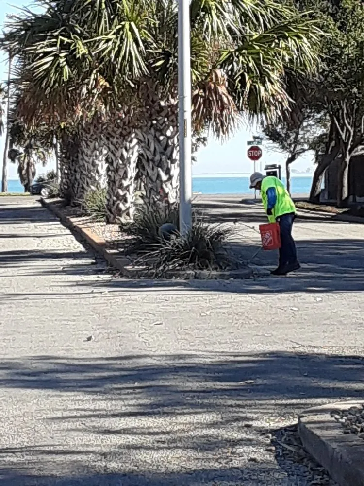 Custom lawn care service near you across Corpus Christi, TX - Cowboy Cuts Lawn Services