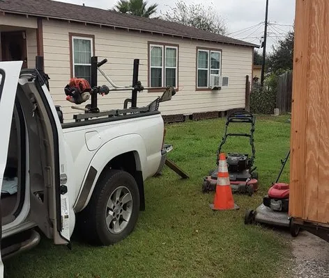 Cowboy Cuts Lawn Services Logo