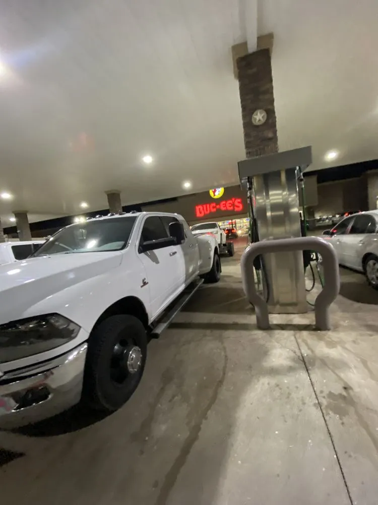 Reliable lawn care service for residential properties in Cleveland, TX by Cowboy Yeti Services