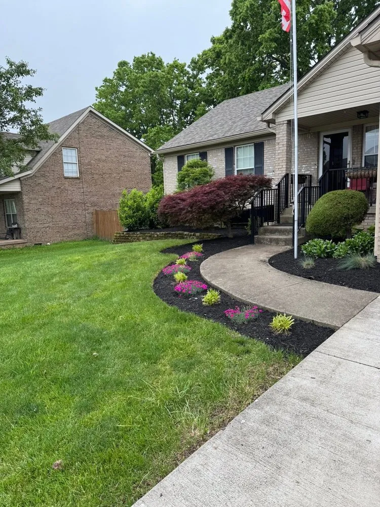 Custom yard maintenance in Nicholasville, KY by Cox Landscapes