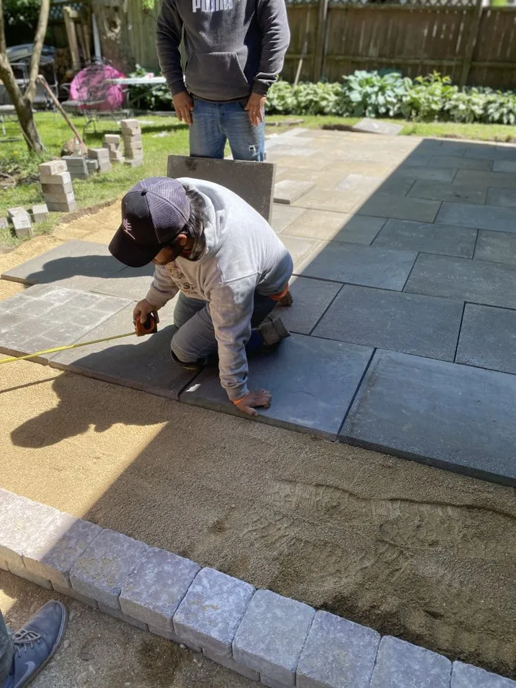 Professional garden landscaping experts serving Carpentersville, IL - Coy Tree Service