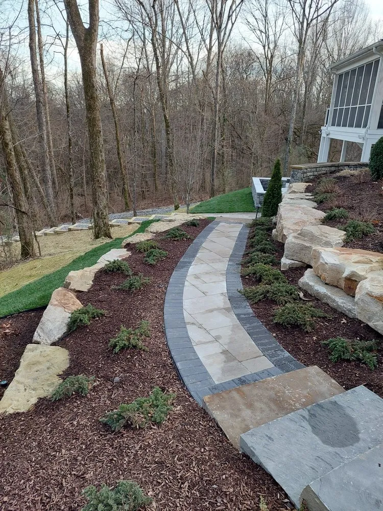 Reliable garden landscaping in Brentwood, TN by Coyote Creek Landscapes