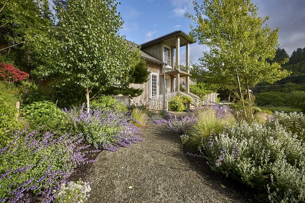 Local yard cleanup service for homes in Neskowin, OR by Coyote Gardens