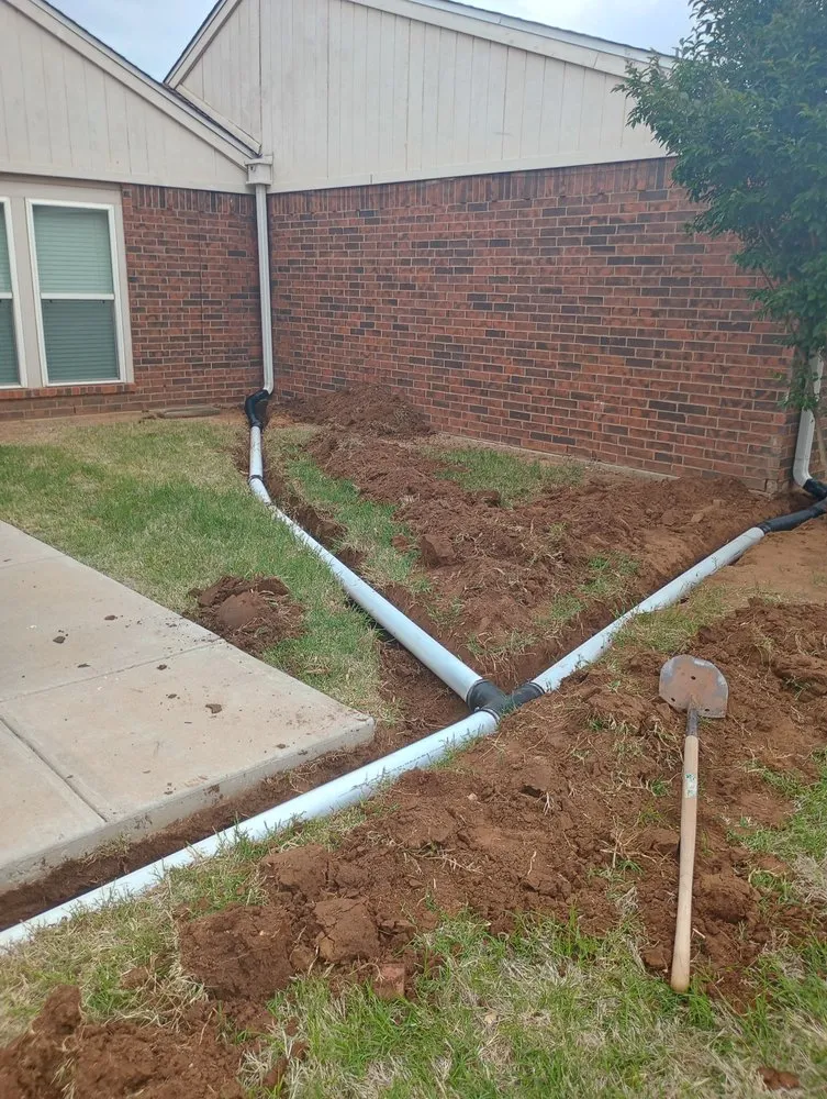 Expert lawn mowing service near you in Altus, OK by Coyote Lawn Services