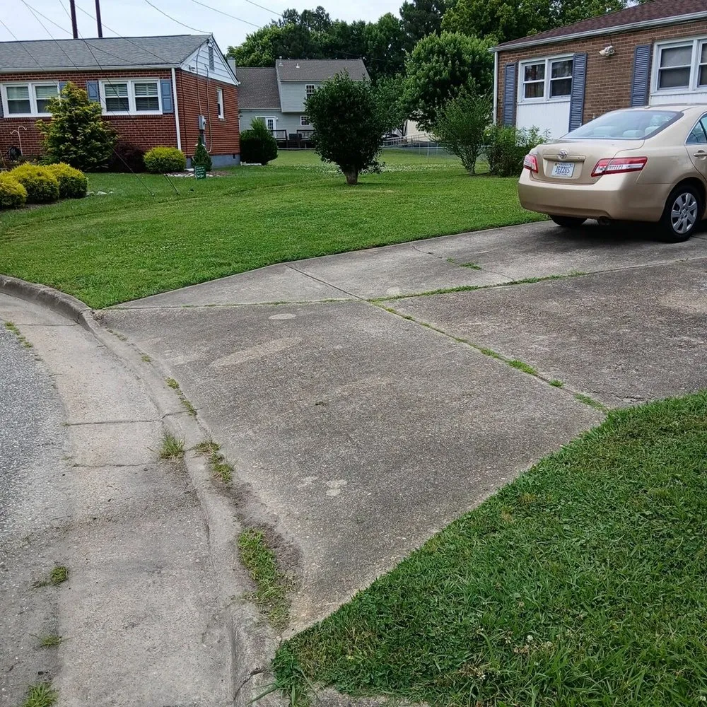 Local residential landscaping for homes in Hampton, VA by Cp Cuts