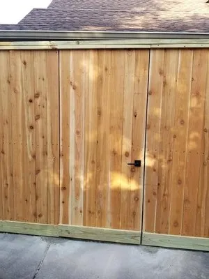 C&R Landscaping and Fencing Logo