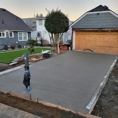 CR Landscaping And Fencing Logo