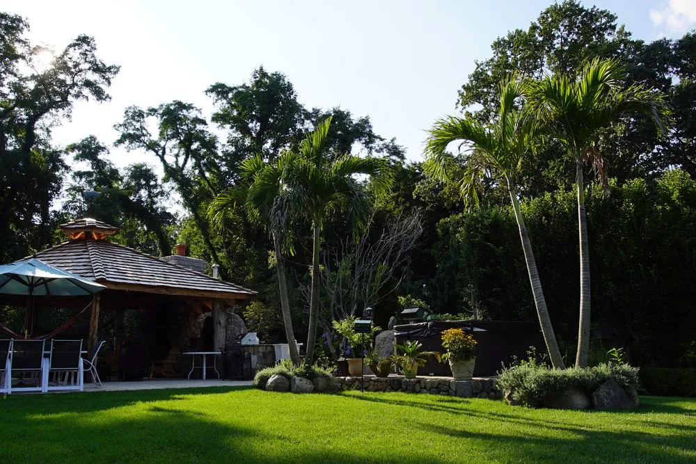 Custom yard cleanup service experts serving Norwalk, CT - C&R Landscaping Masonry