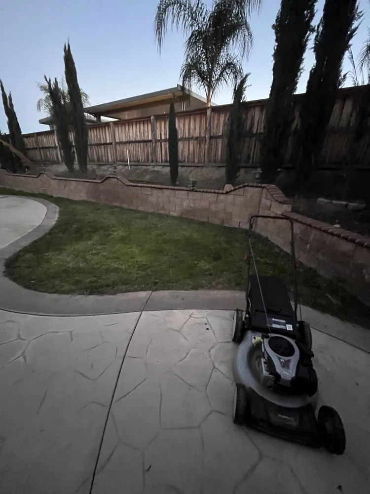Top-rated lawn care service in Lake Elsinore, CA by C&R Lawn Care