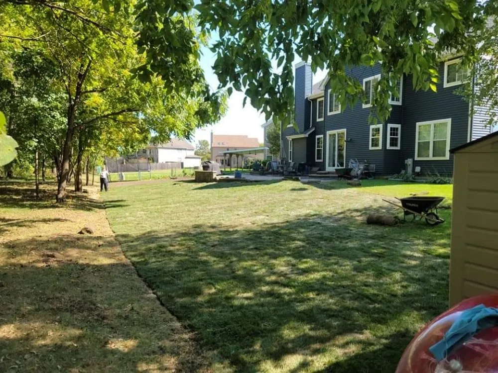 Custom lawn mowing service experts serving Addison, IL - C&R Lawn Maintenance