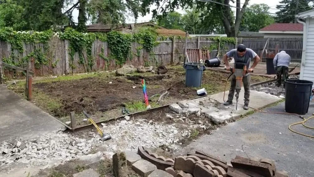 Trusted lawn care service experts serving Addison, IL - C&R Lawn Maintenance