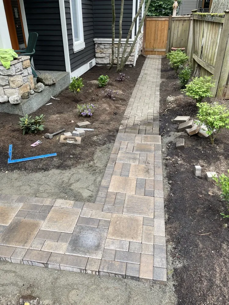 Affordable lawn mowing service experts serving Kent, WA - CR Paver and Landscaping