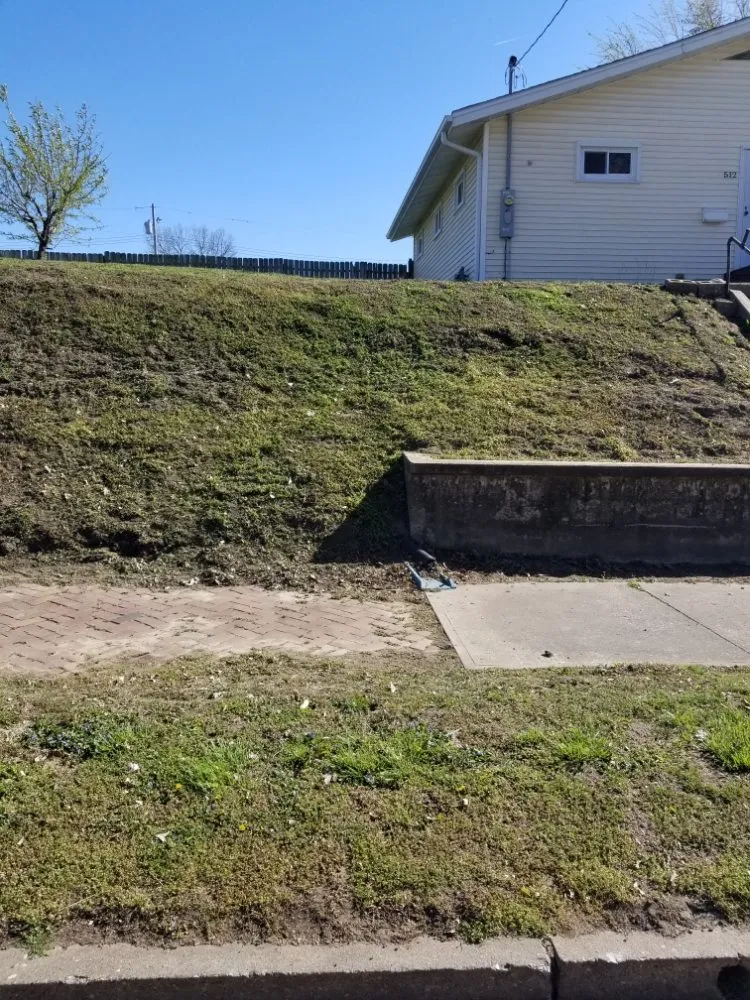 Reliable garden landscaping for beautiful yards in Quincy, IL by Crabbes Lawncare