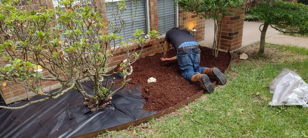 Local lawn mowing service experts serving Midlothian, TX - Crabtree's Custom Landscaping