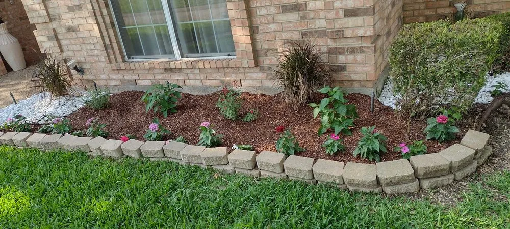 Professional landscape design in Midlothian, TX by Crabtree's Custom Landscaping