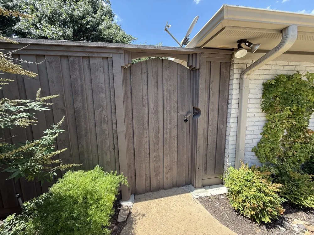 Local landscape design experts serving Dallas, TX - Craftsman Fence & Deck