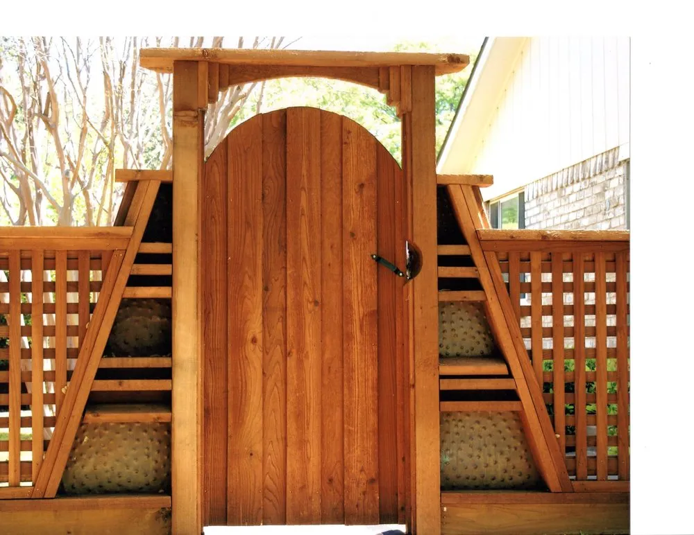 Reliable outdoor landscaping experts serving Dallas, TX - Craftsman Fence & Deck