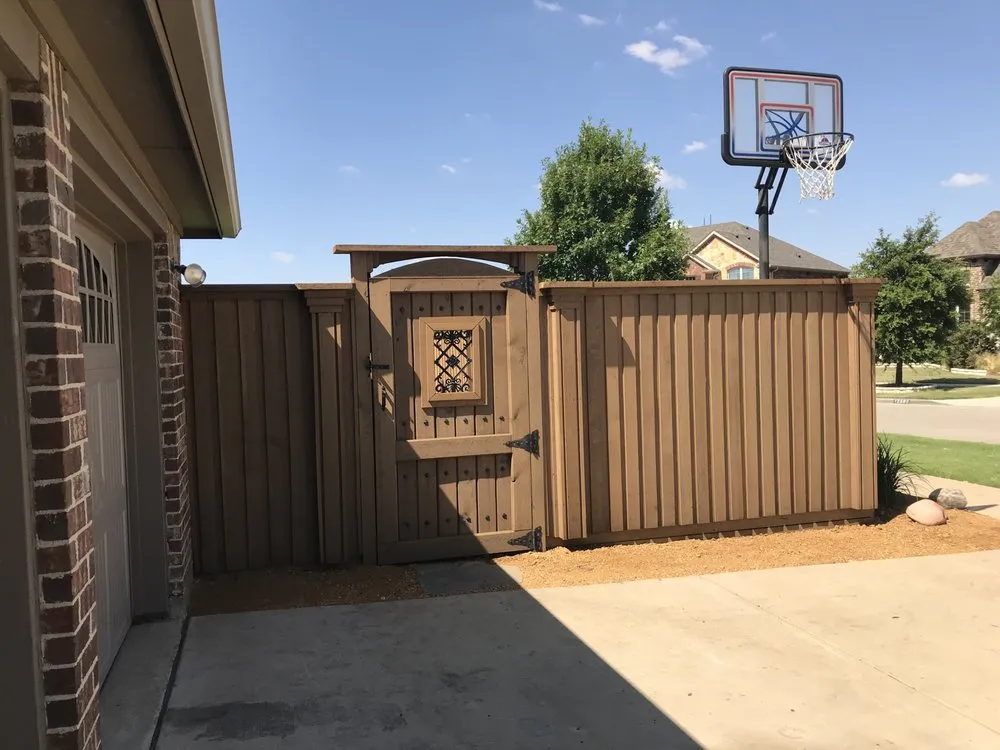 Trusted garden landscaping near you in Dallas, TX by Craftsman Fence & Deck