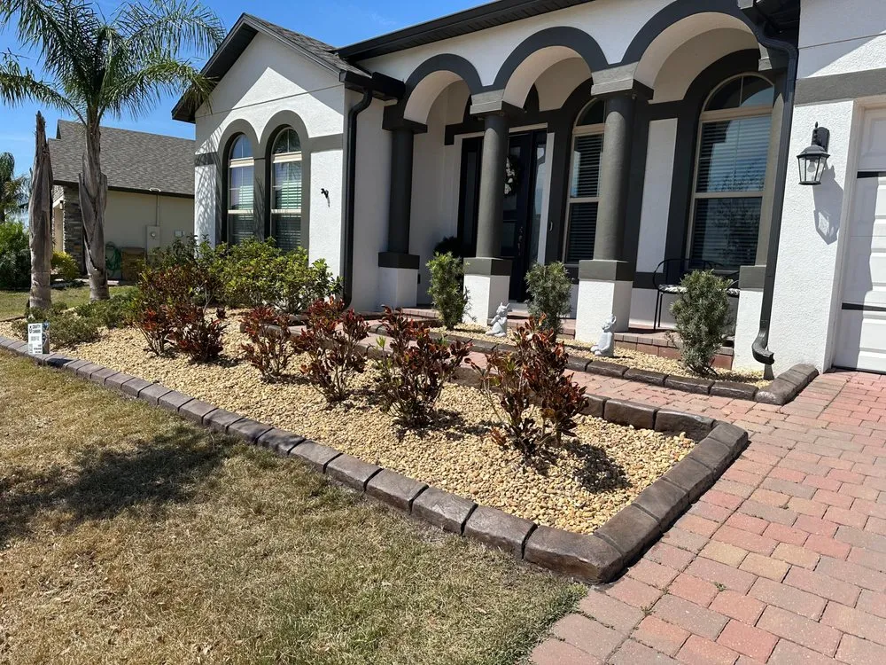 Expert lawn care service in Orlando, FL by Crafty Curbers