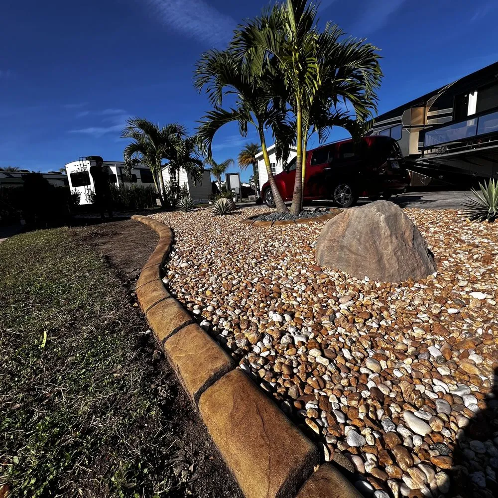 Custom outdoor landscaping experts serving Orlando, FL - Crafty Curbers