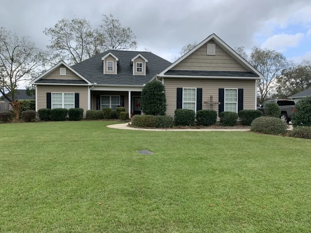 Affordable landscaping services for beautiful yards in Perry, GA by Craig Lawn Service