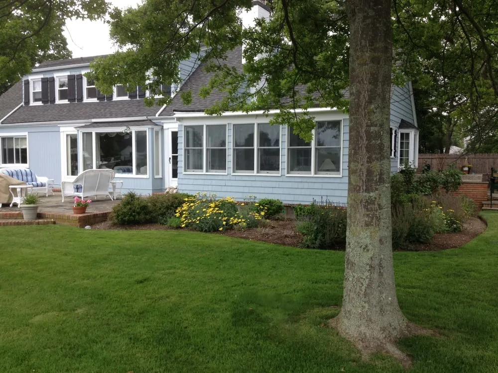 Expert residential landscaping for residential properties in Silver Spring, MD by Craig Richmond Landscape Architects