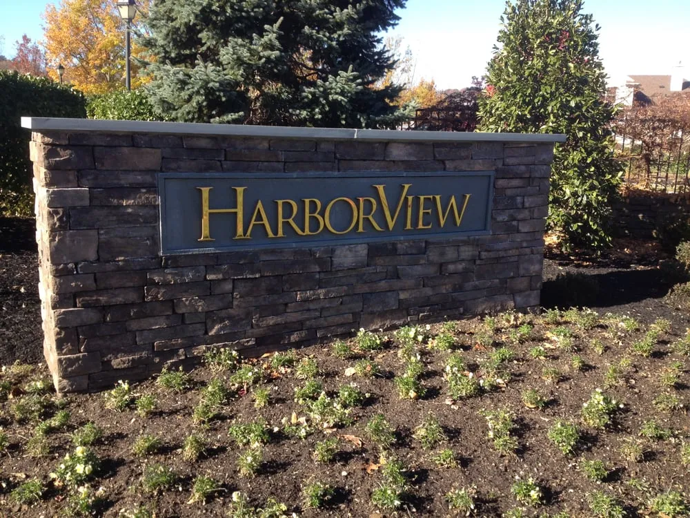 Professional lawn mowing service experts serving Silver Spring, MD - Craig Richmond Landscape Architects