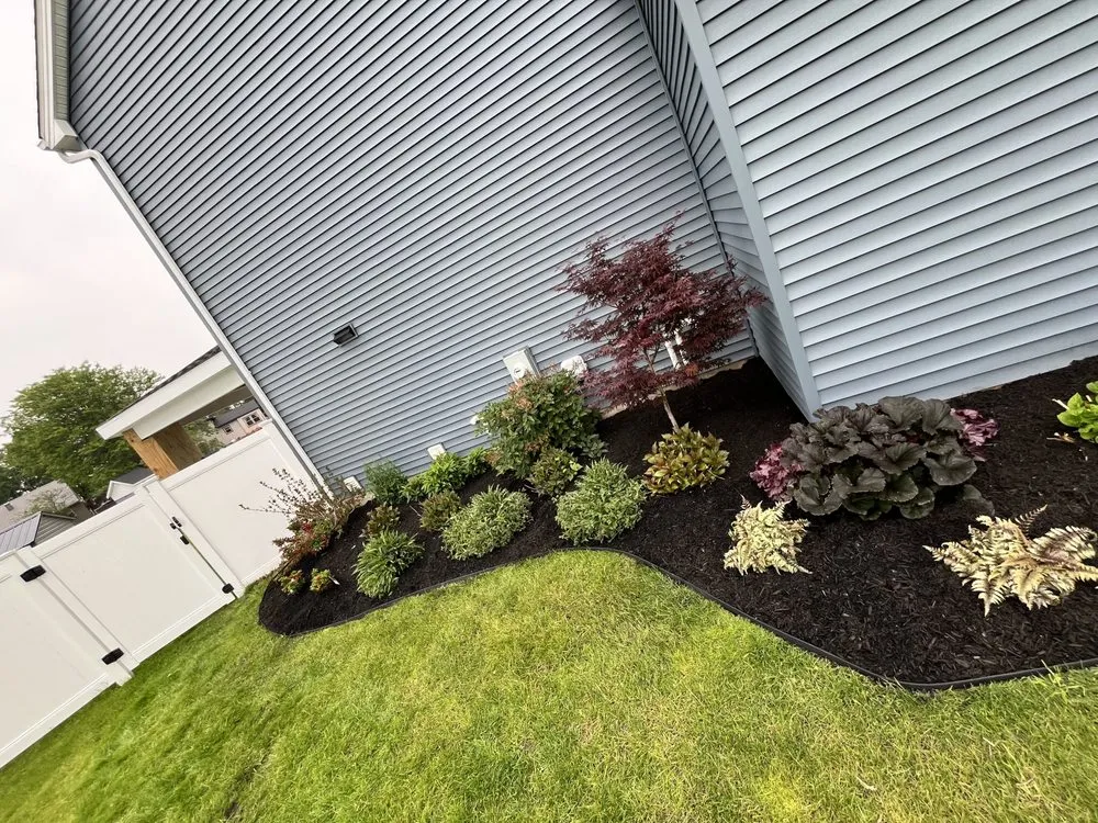 Professional lawn mowing service in West Seneca, NY by Craig’s Cutting Edge