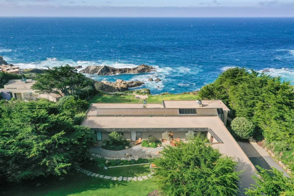 Reliable yard maintenance for homes in Seaside, CA by Craven Landscaping