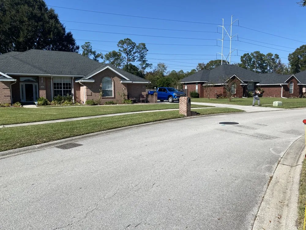 Professional lawn care service for homes in Jacksonville, FL by Crawford Cares Lawn Maintenance