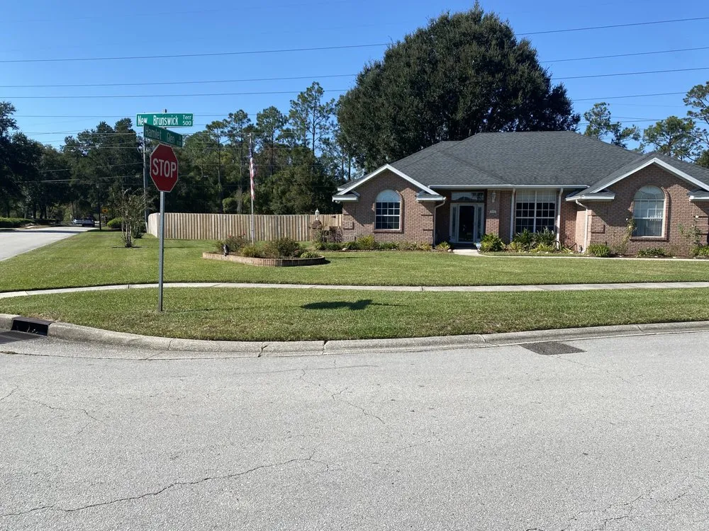 Custom outdoor landscaping in Jacksonville, FL by Crawford Cares Lawn Maintenance