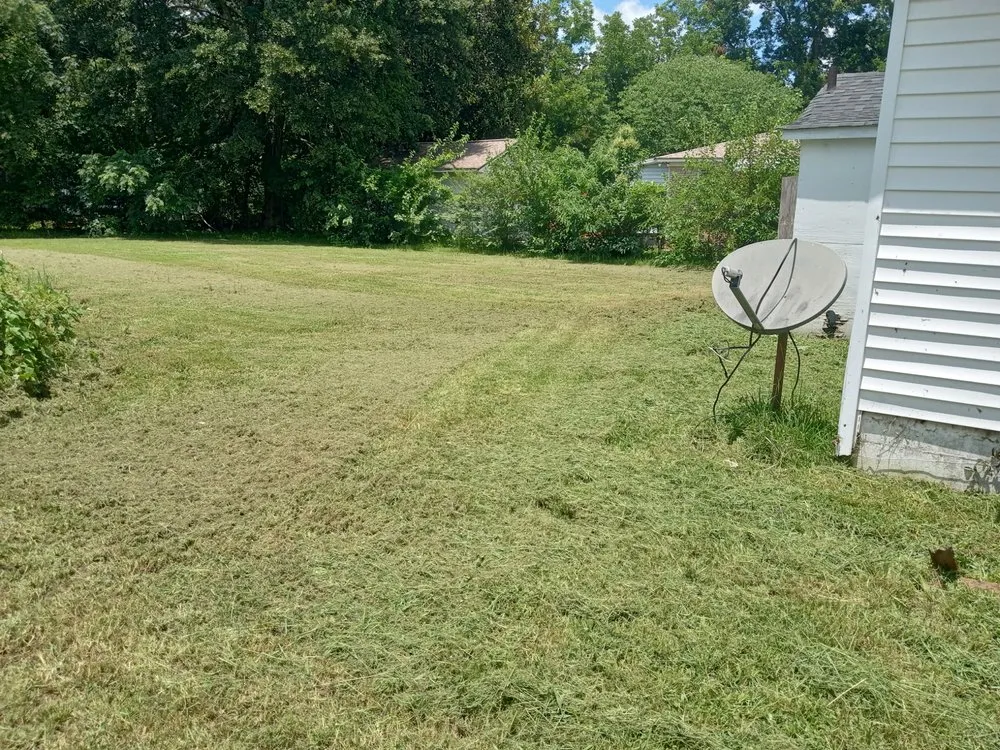 Professional residential landscaping experts serving Effingham, SC - Crawfords Trash And Grave Restoration Services