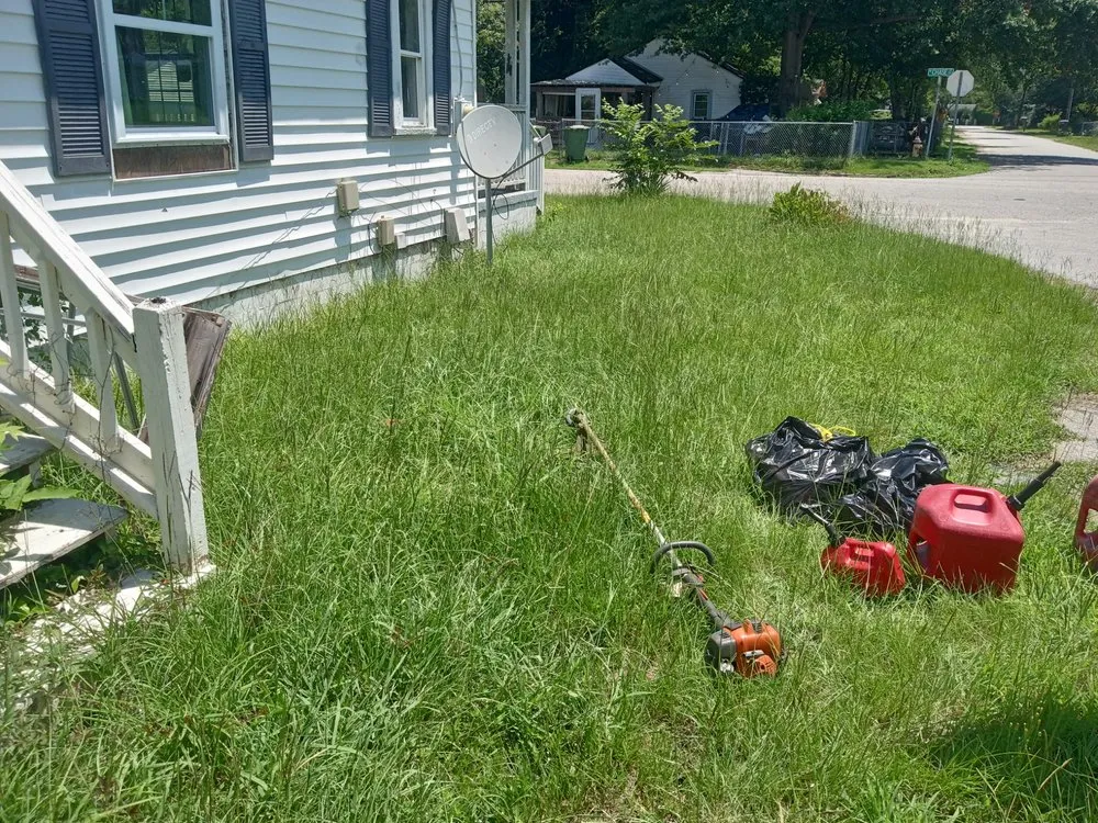 Custom residential landscaping in Effingham, SC by Crawfords Trash And Grave Restoration Services