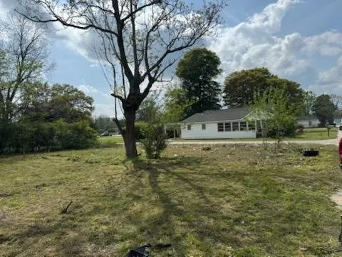 Professional yard cleanup service experts serving Effingham, SC - Crawfords Trash And Grave Restoration Services