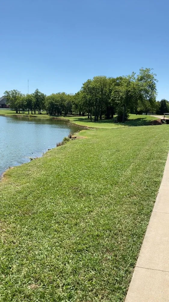 Affordable lawn care service experts serving Edmond, OK - Crazy Cutz Landscaping