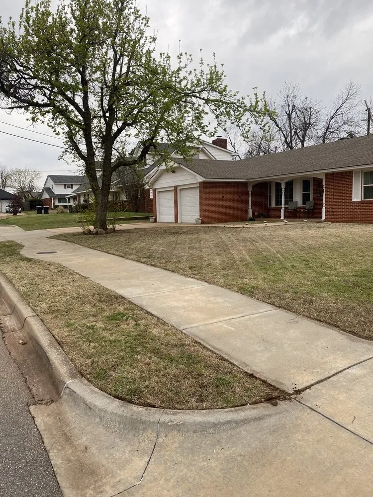 Top-rated lawn care service in Edmond, OK - Crazy Cutz Landscaping