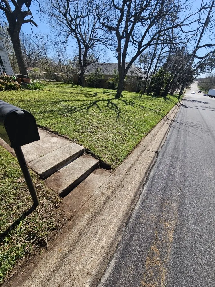 Reliable lawn care service for homes across Hudson Oaks, TX - Crazy Grass Lawn Care