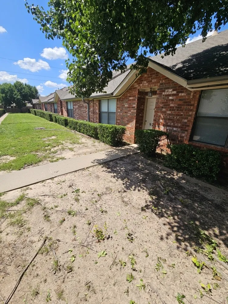 Professional lawn mowing service in Hudson Oaks, TX - Crazy Grass Lawn Care