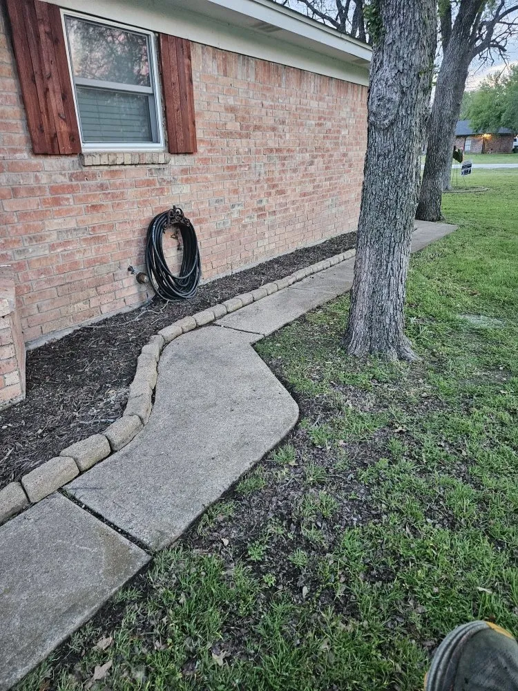 Top-rated yard cleanup service near you in Hudson Oaks, TX by Crazy Grass Lawn Care