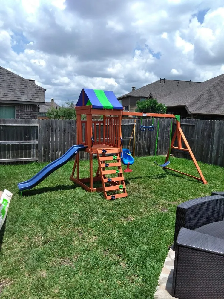 Professional lawn care service experts serving Houston, TX - Crdr Services