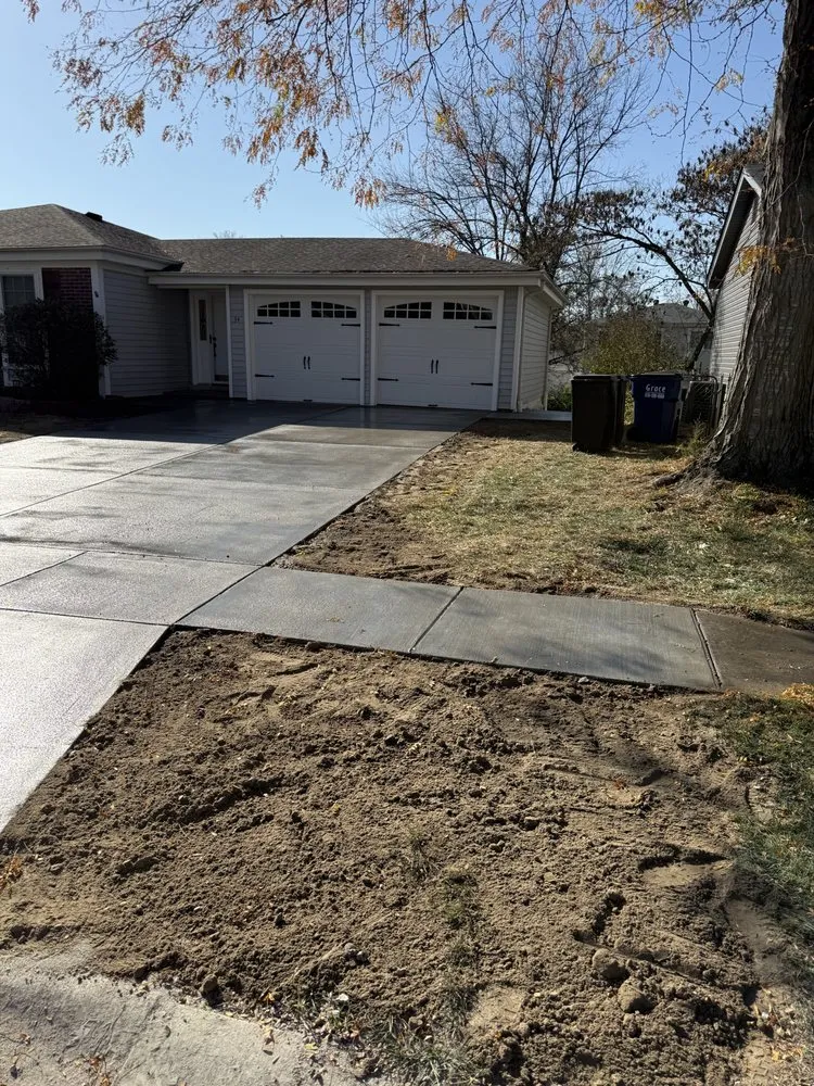 Top-rated lawn mowing service with custom design across Saint Peters, MO - Creamer Construction