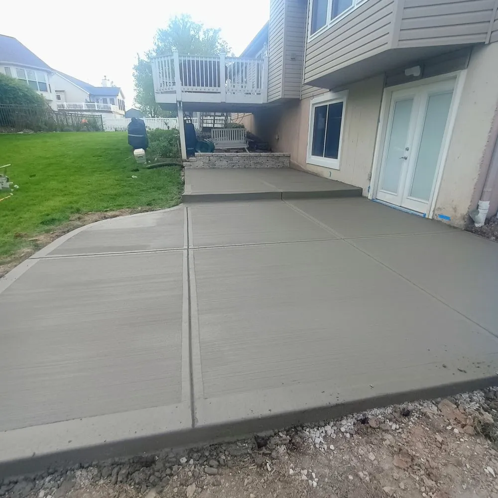 Expert lawn care service in Saint Peters, MO - Creamer Construction