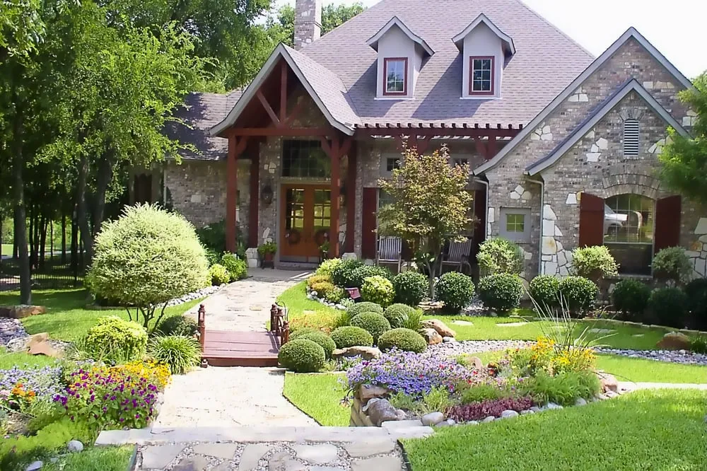 Professional garden landscaping for beautiful yards across McKinney, TX - Creative By Nature