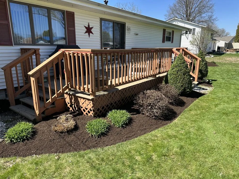Affordable garden landscaping in Mansfield, OH - Creative Contours Landscapers