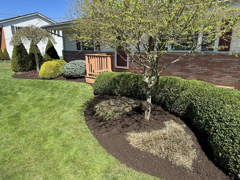 Local garden landscaping in Mansfield, OH by Creative Contours Landscapers