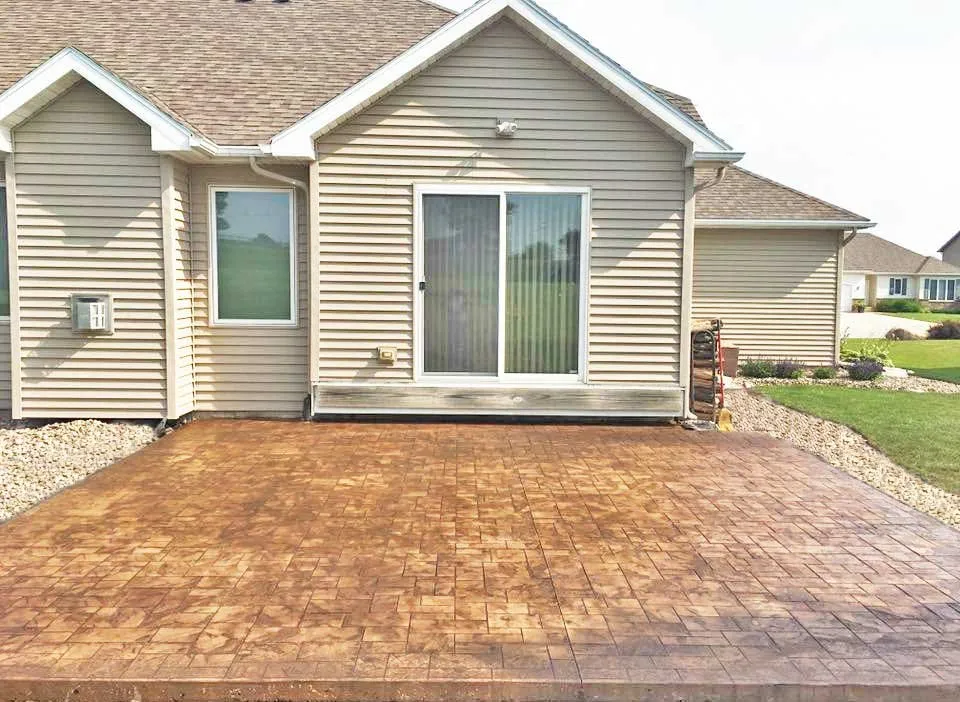 Professional garden landscaping with custom design in Rochester, MN by Creative Curb Appeal