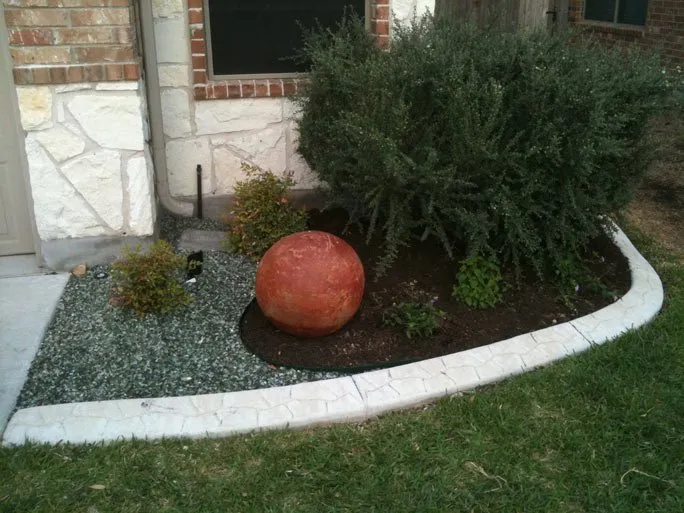 Professional lawn care service experts serving Austin, TX - Creative Curbing