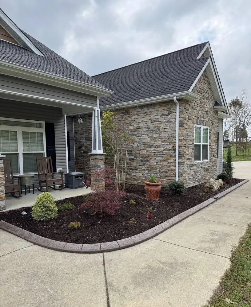 Top-rated yard maintenance for residential properties across Clarksville, TN - Creative Curves