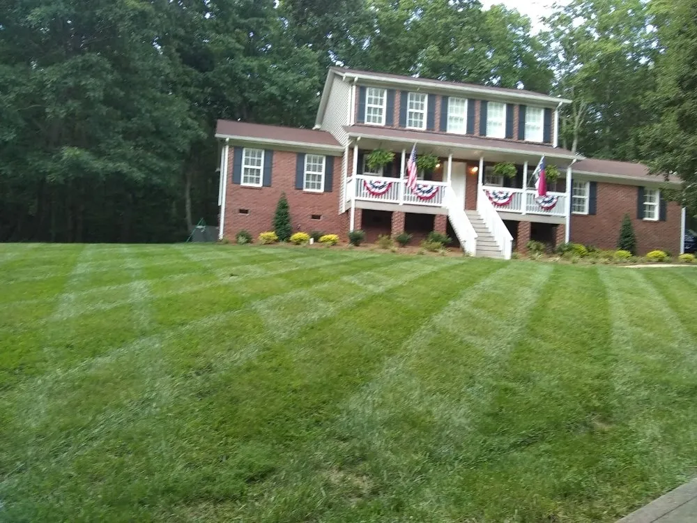 Top-rated residential landscaping in Troutman, NC by Creative Cuts