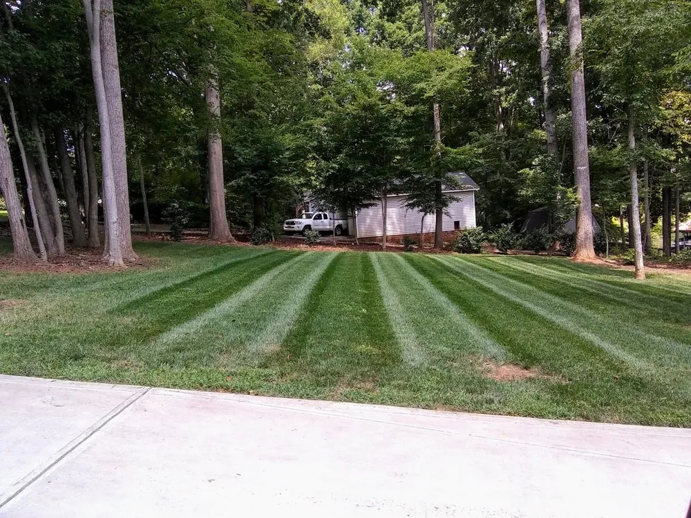 Affordable outdoor landscaping experts serving Troutman, NC - Creative Cuts